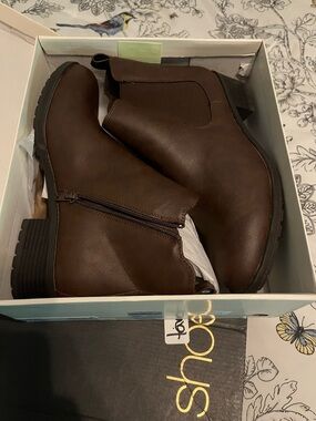 Style & Co. Men's Brown Chukka Zip Boots. Size 10. New in box